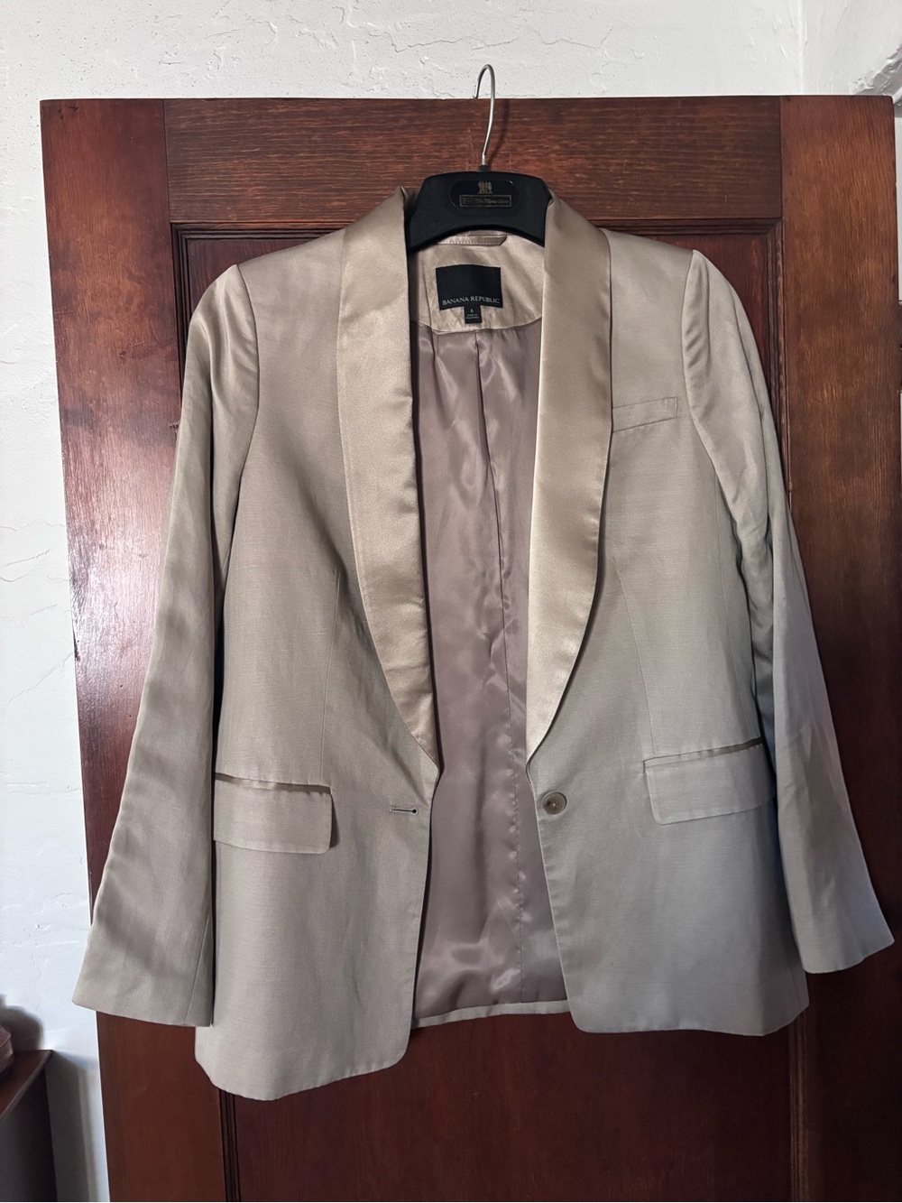 Banana Republic Champagne Satin Lapel Blazer Size 6